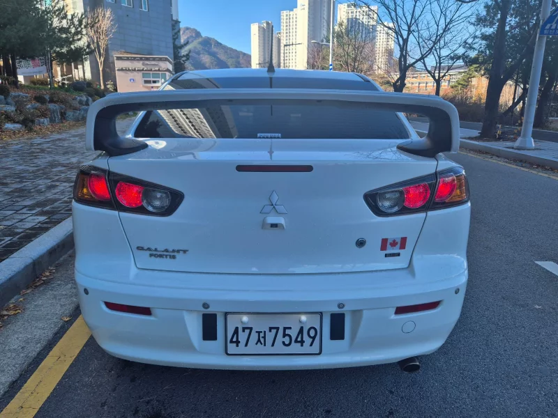 Mitsubishi LANCER