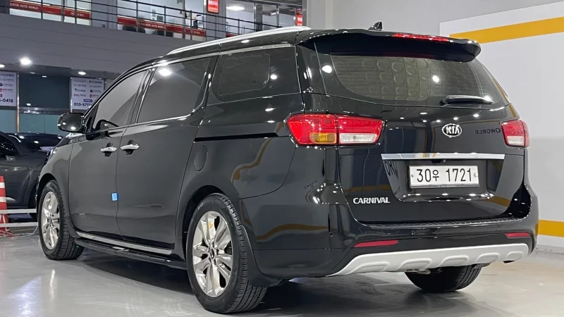 Kia Carnival