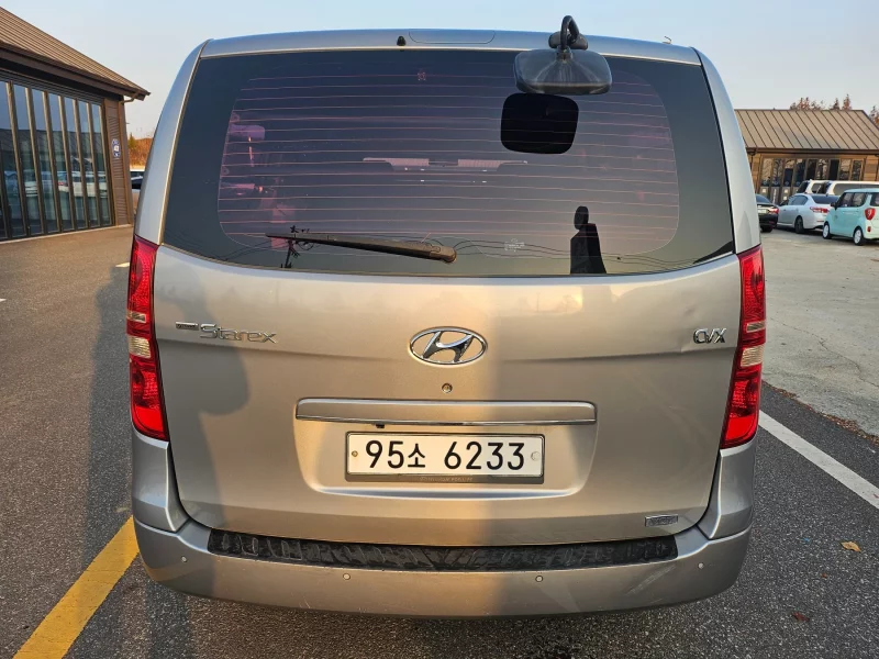 Hyundai Starex
