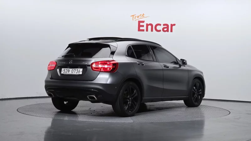 Mercedes-Benz GLA-Class