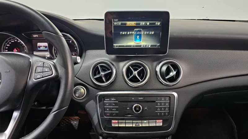 Mercedes-Benz GLA-Class