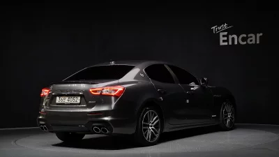 Maserati GHIBLI