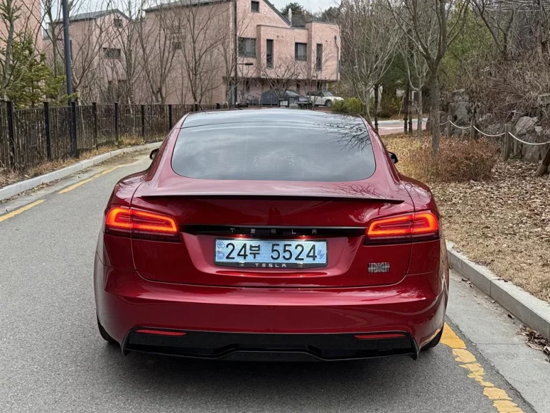 Tesla MODEL S