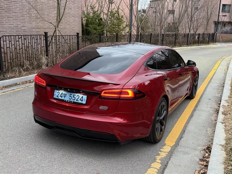 Tesla MODEL S