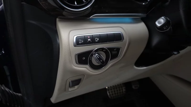 Mercedes-Benz V-Class