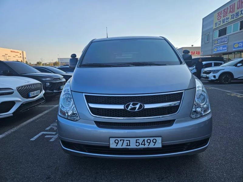 Hyundai Starex