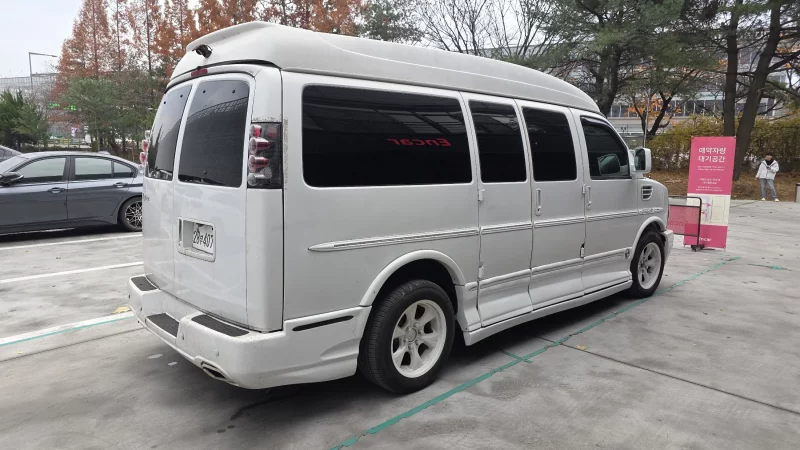 Chevrolet Express Van