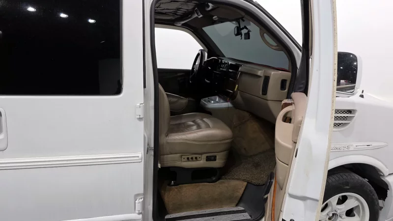 Chevrolet Express Van
