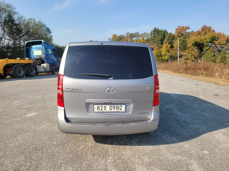 Hyundai Starex