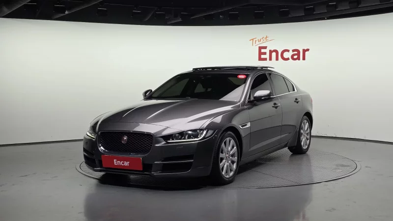 Jaguar XE