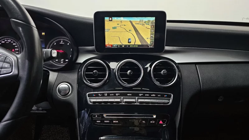 Mercedes-Benz C-Class
