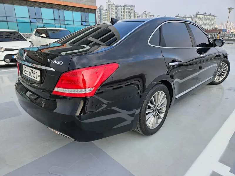 Hyundai Equus