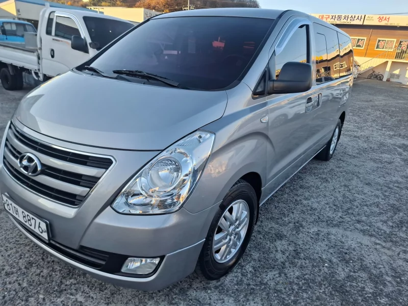 Hyundai Starex