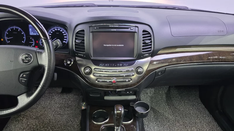 SsangYong Chairman W