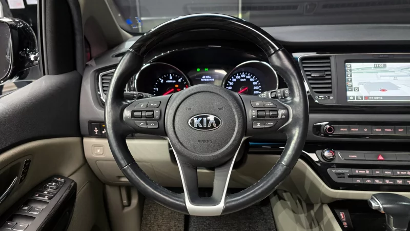 Kia Carnival