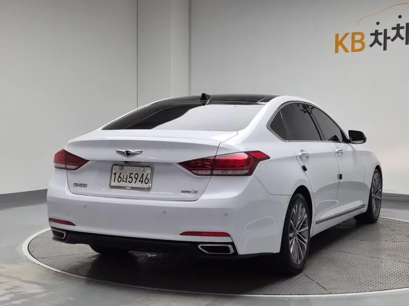 Hyundai Genesis