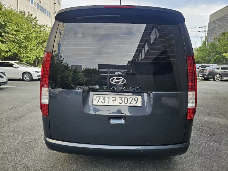 Hyundai Staria