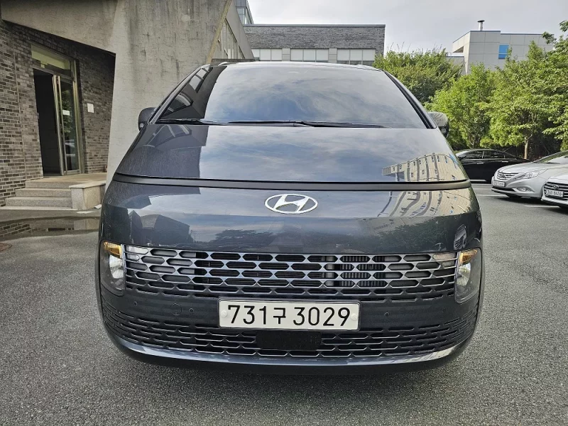 Hyundai Staria