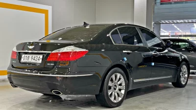 Hyundai Genesis