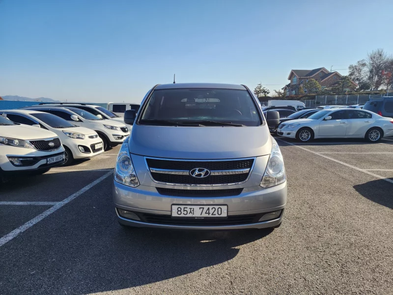 Hyundai Starex