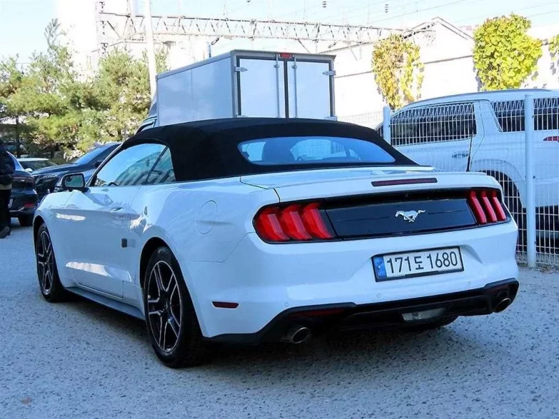 Ford MUSTANG