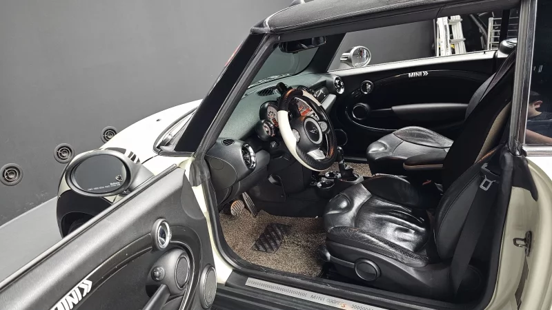 MINI Cooper Convertible