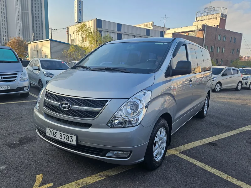 Hyundai Starex