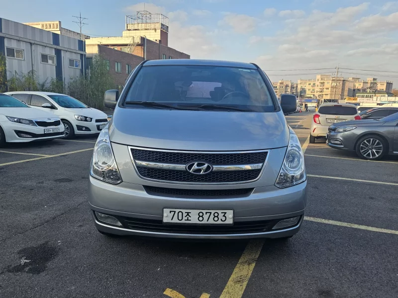 Hyundai Starex