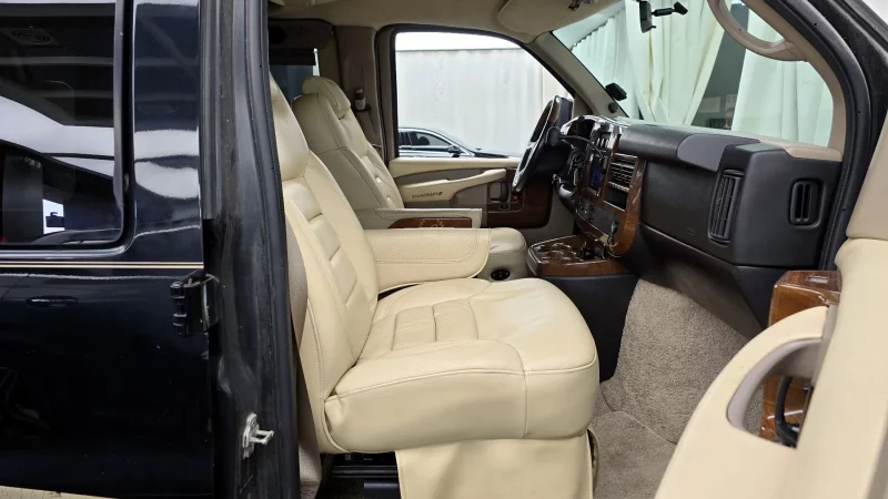 Chevrolet Express Van