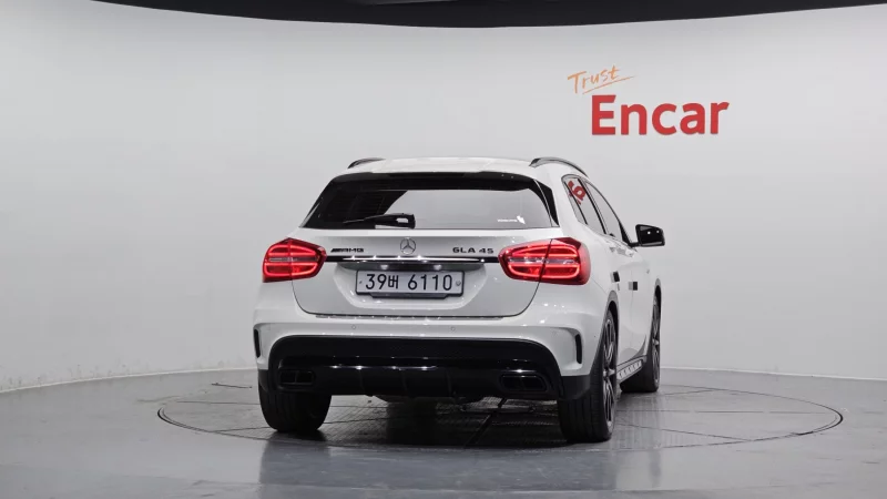 Mercedes-Benz GLA-Class