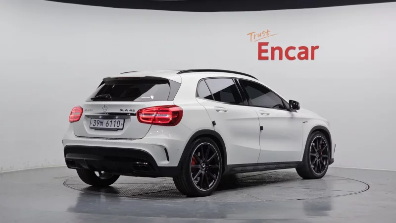 Mercedes-Benz GLA-Class