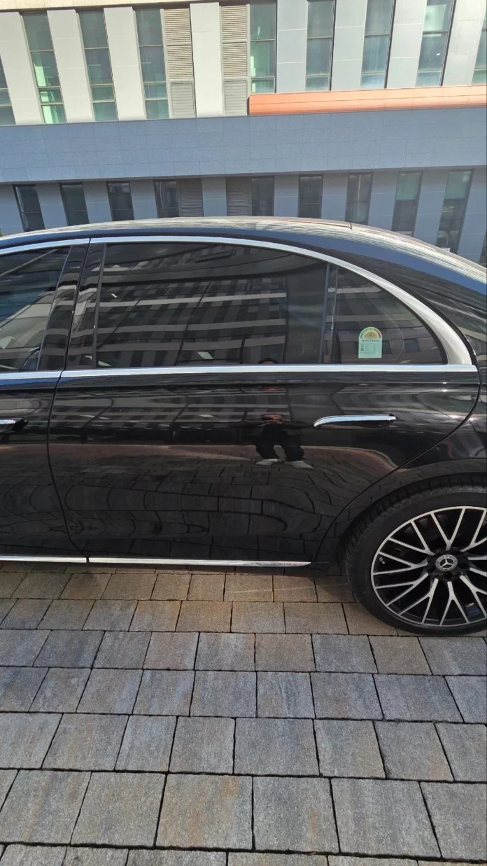 Mercedes-Benz S-Class