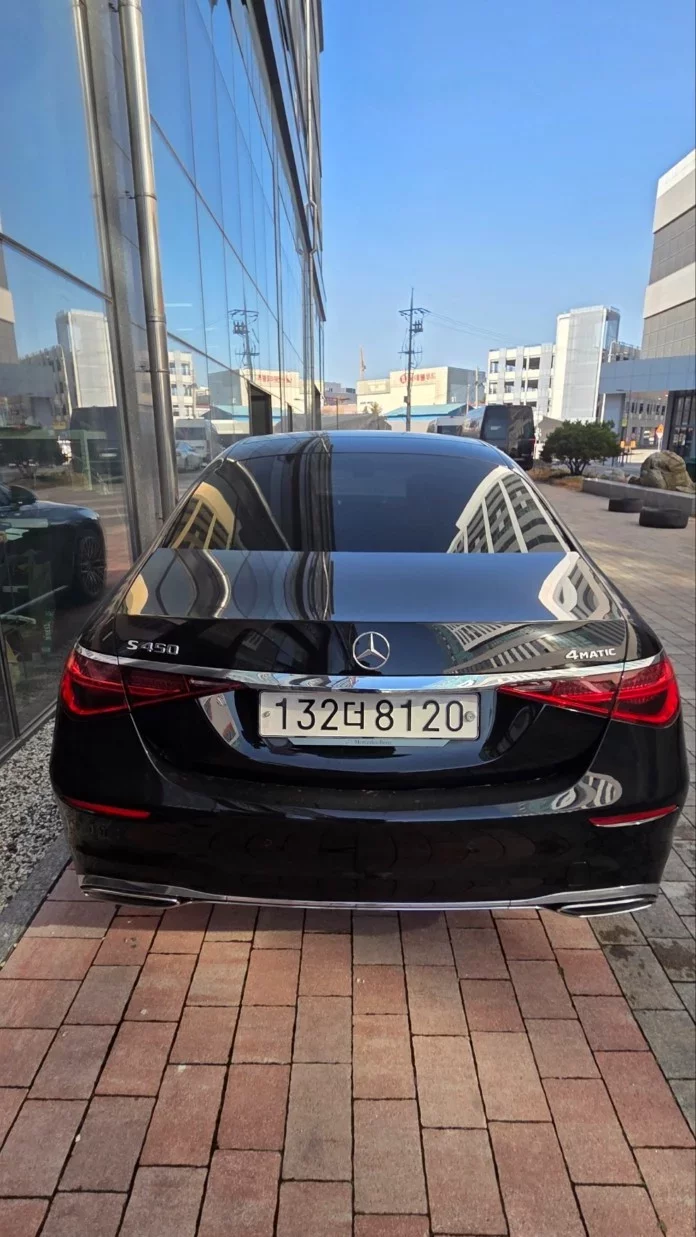 Mercedes-Benz S-Class