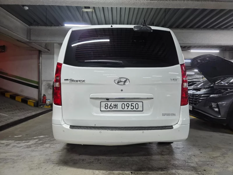 Hyundai Starex