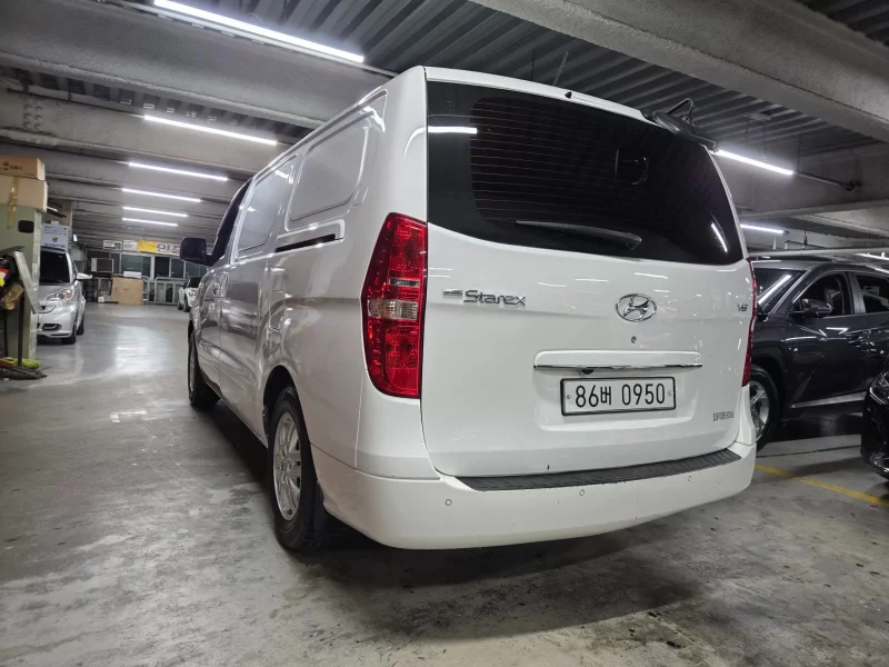 Hyundai Starex