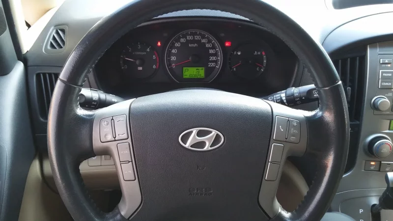 Hyundai Starex