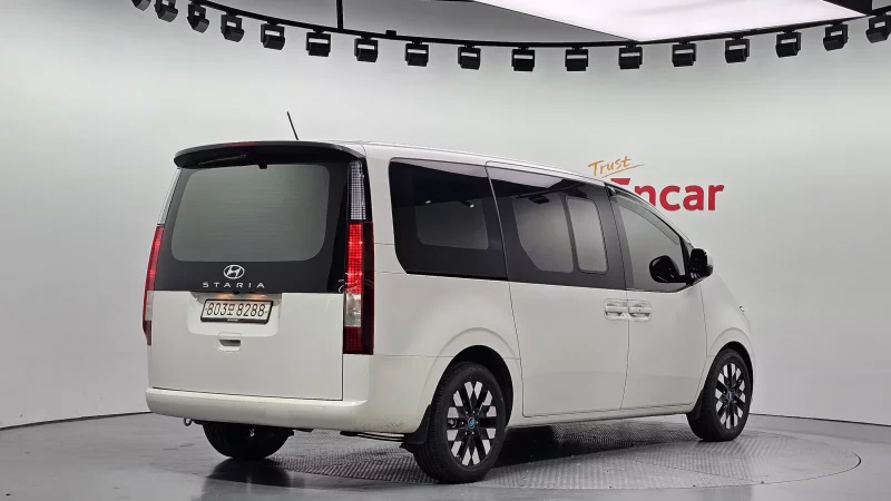 Hyundai Staria