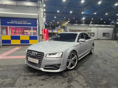 Audi S8