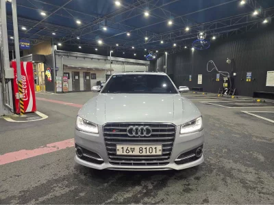 Audi S8