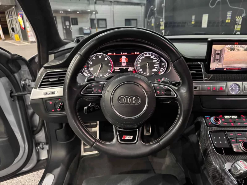Audi S8