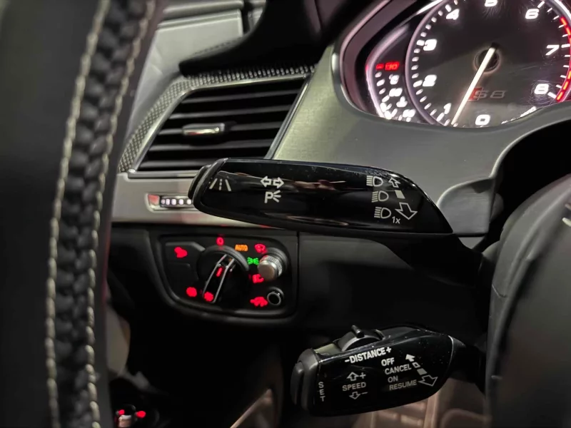 Audi S8