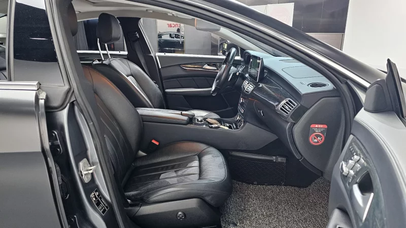 Mercedes-Benz CLS-Class