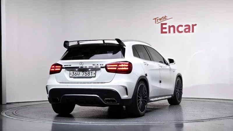 Mercedes-Benz GLA-Class