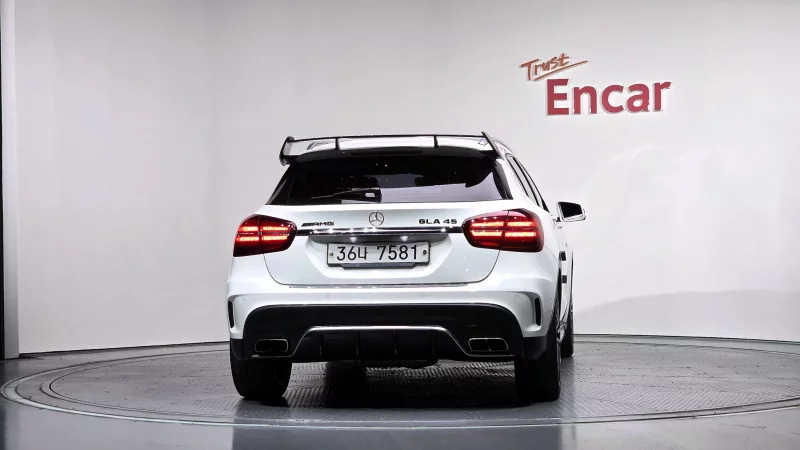 Mercedes-Benz GLA-Class