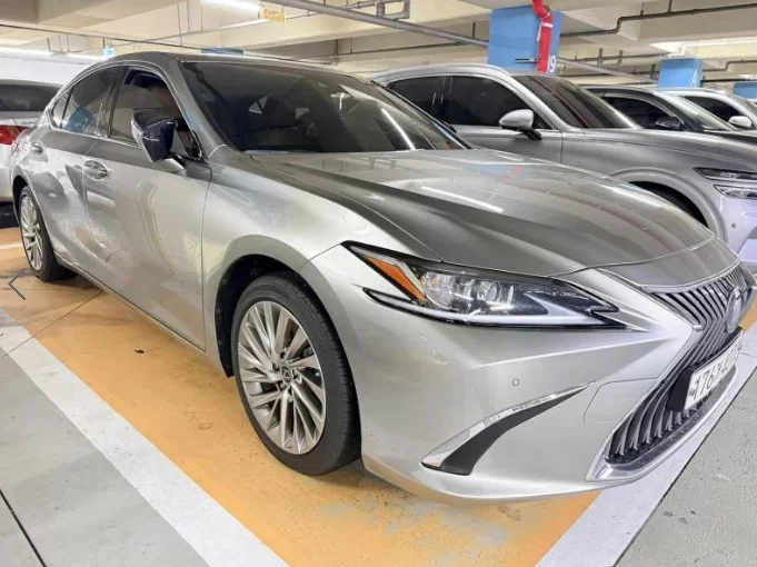 Lexus ES