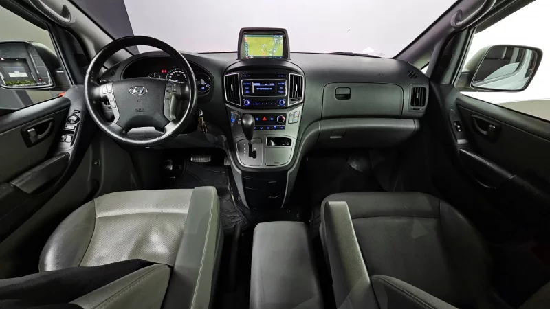 Hyundai Starex