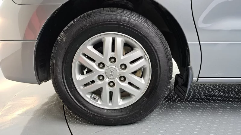 Hyundai Starex