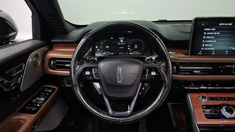 Lincoln AVIATOR