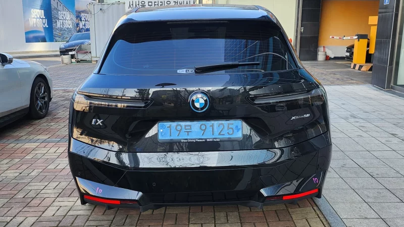 BMW iX