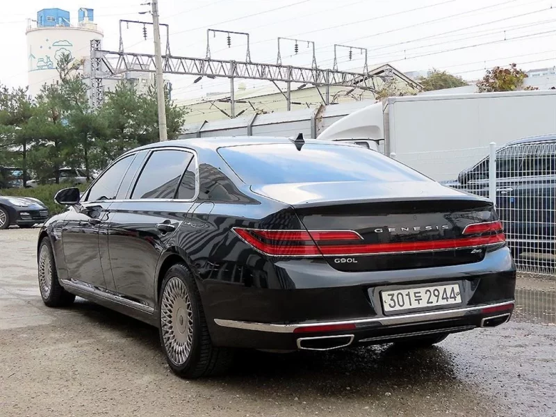 Genesis G90